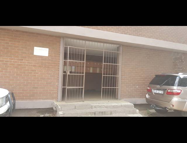 2 BEDROOM FLAT FOR SALE IN VEREENIGING CENTRAL